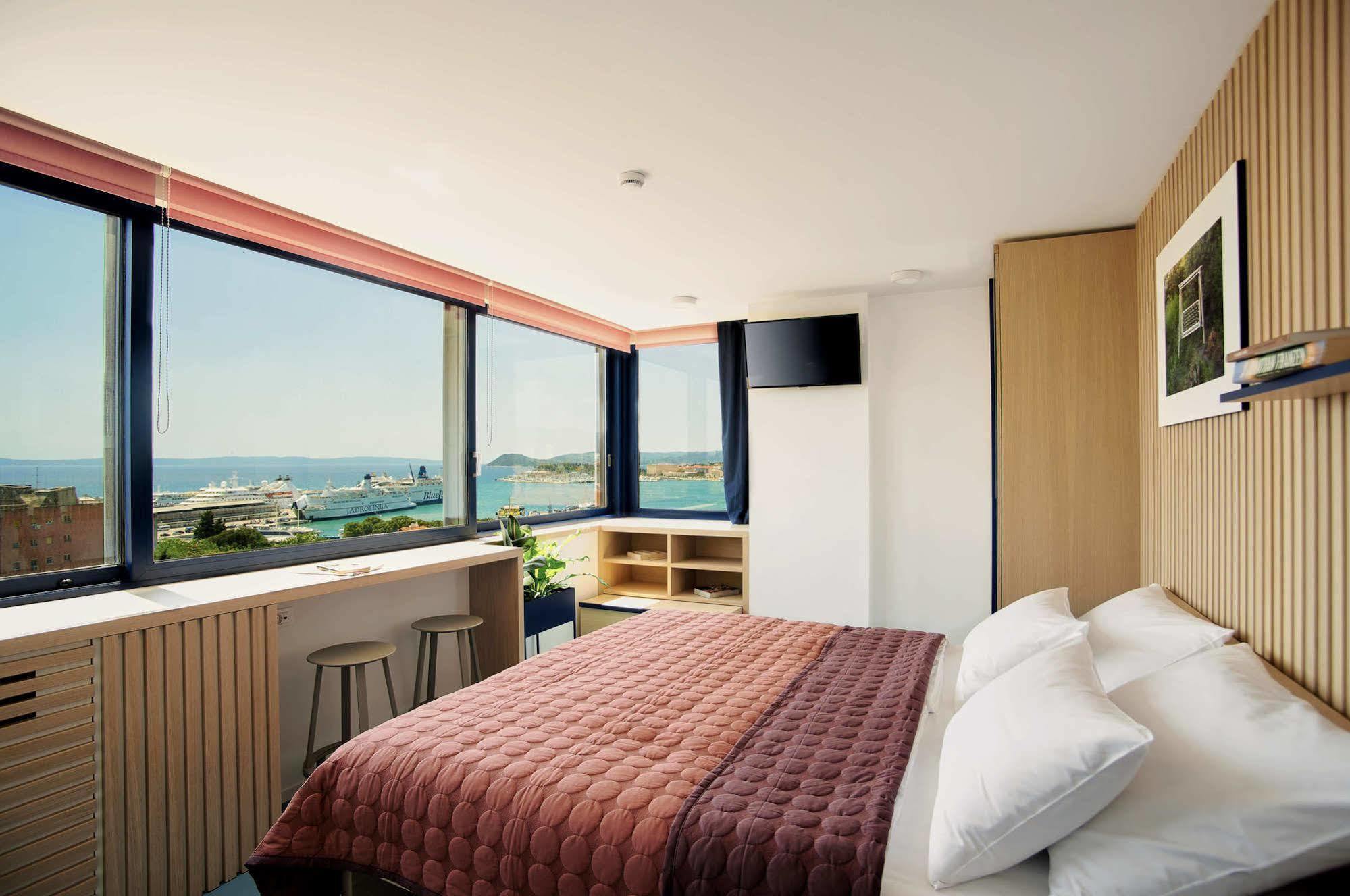 UP THERE design rooms Split Extérieur photo