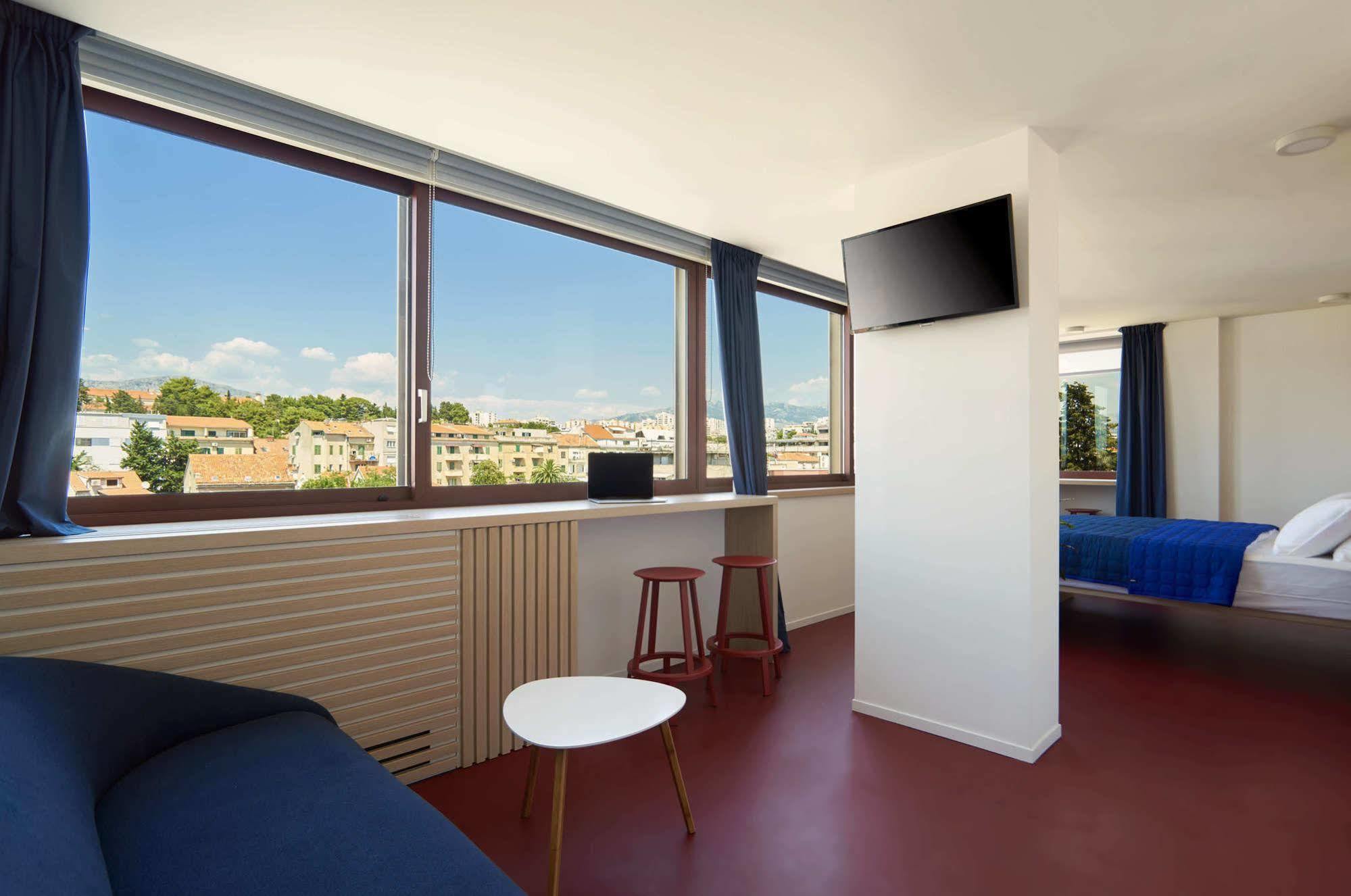 UP THERE design rooms Split Extérieur photo