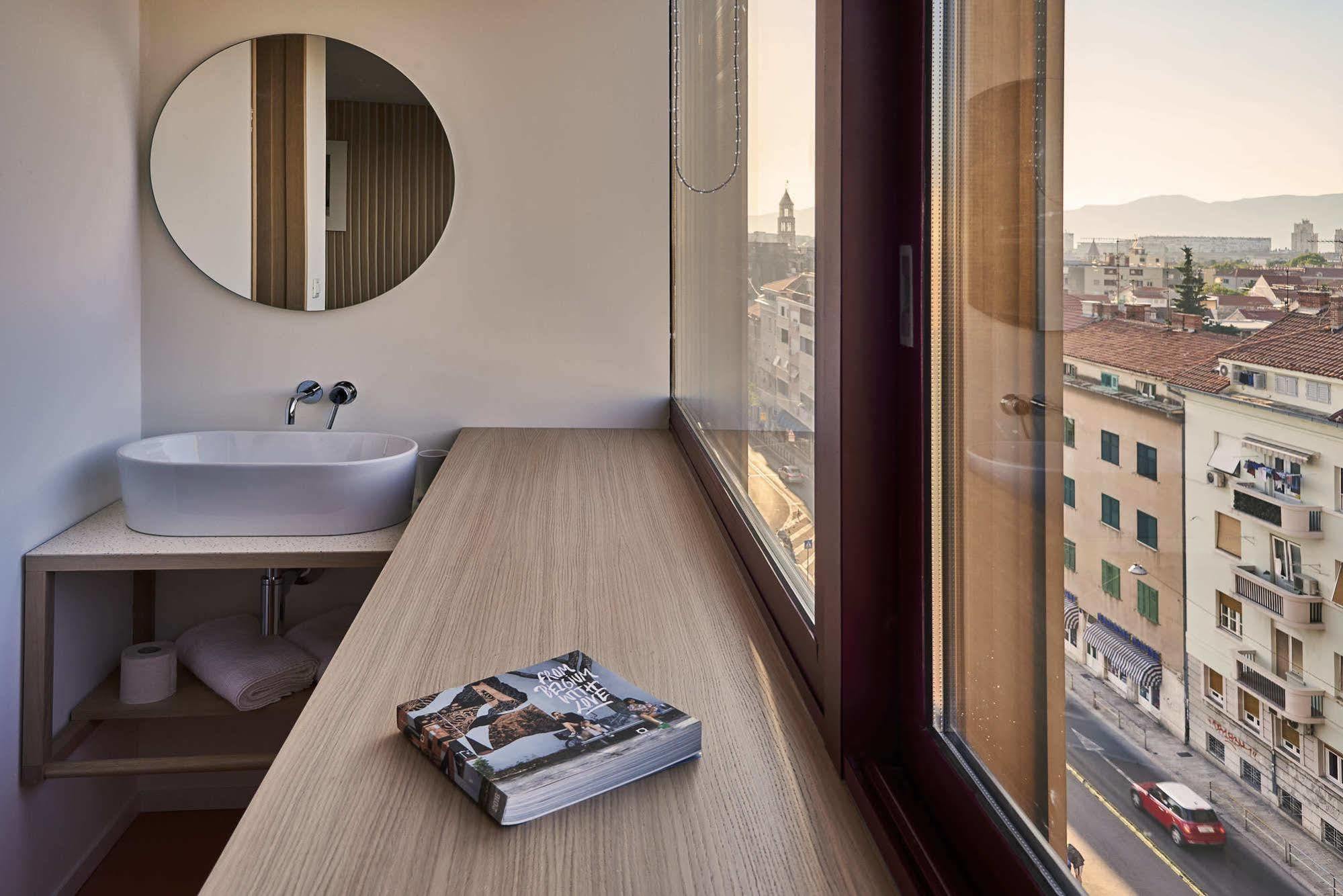 UP THERE design rooms Split Extérieur photo
